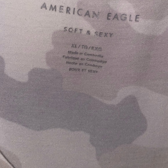 American Eagle camo soft and sexy v neck top size XL - Picture 4 of 4